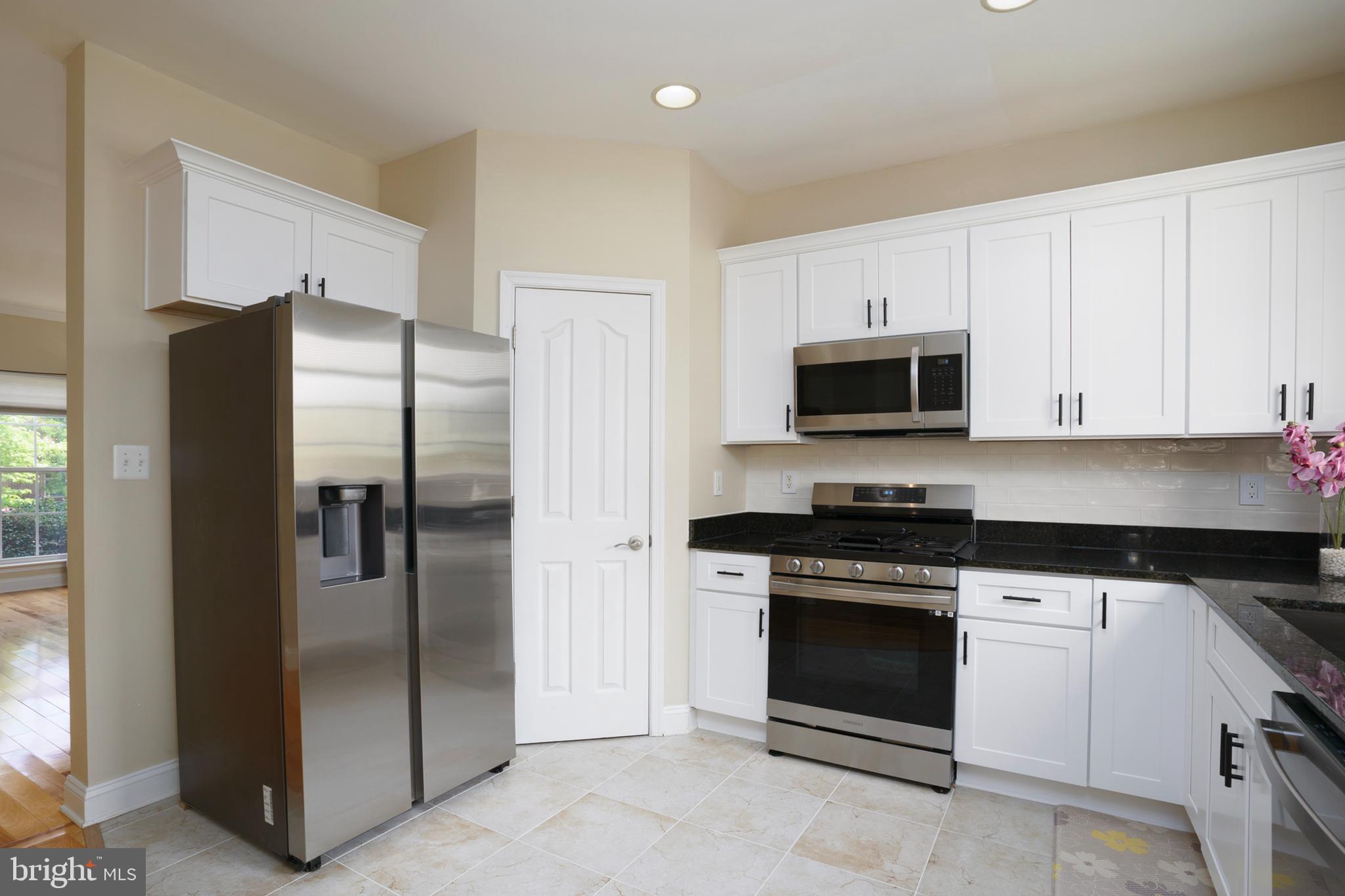 533 Callander Way Abingdon, MD 21009 - Photo 9 of 31 Kitchen (alt view)