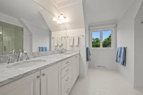 $1,695,000 | 150 North Suffolk Lane, Lake Forest, IL 60045