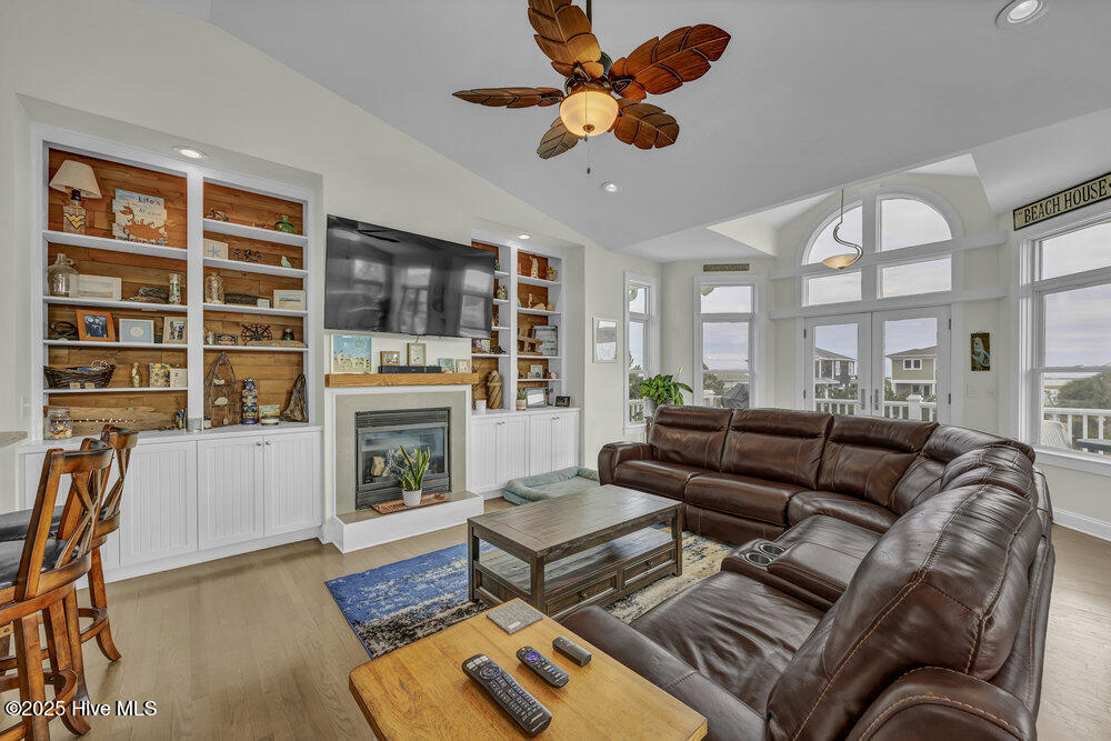 261 Loder Avenue Wilmington, NC 28409 - Photo 10 of 74 Living Room