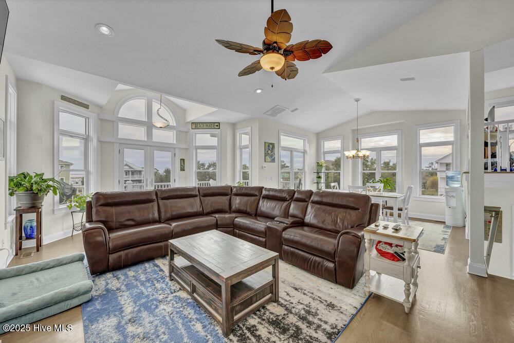 261 Loder Avenue Wilmington, NC 28409 - Photo 11 of 74 Living Room