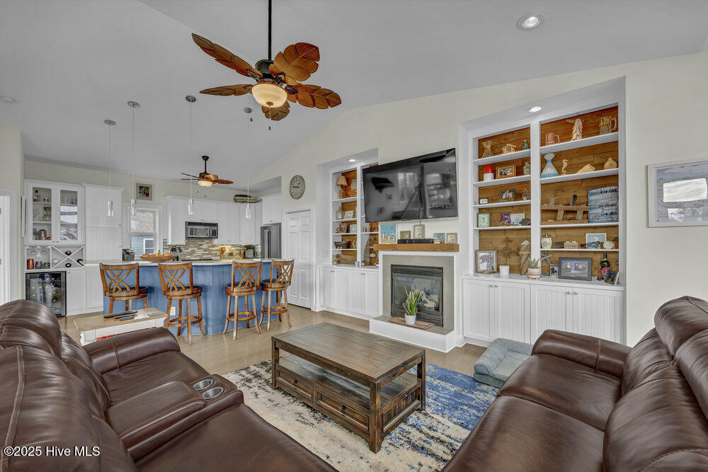 261 Loder Avenue Wilmington, NC 28409 - Photo 12 of 74 Living Room