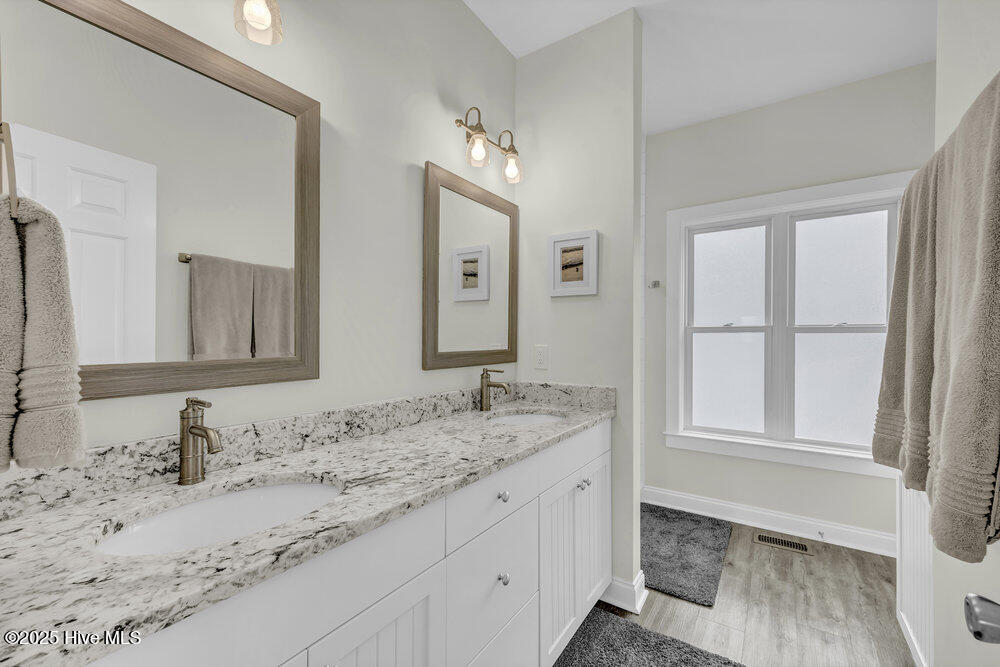 261 Loder Avenue Wilmington, NC 28409 - Photo 28 of 74 Primary Bathroom