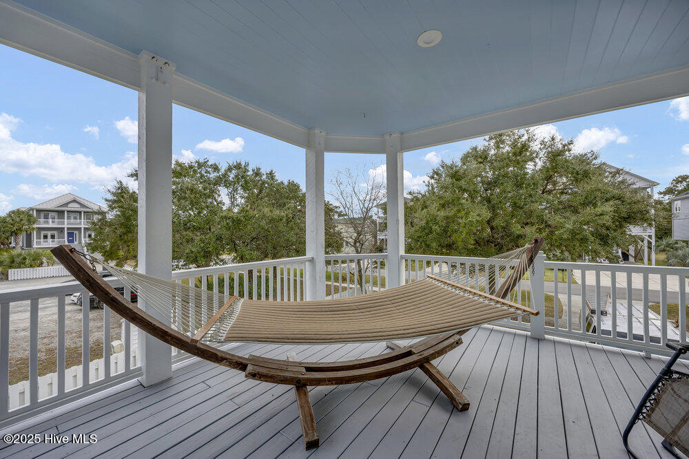261 Loder Avenue Wilmington, NC 28409 - Photo 32 of 74 Second-Floor Deck