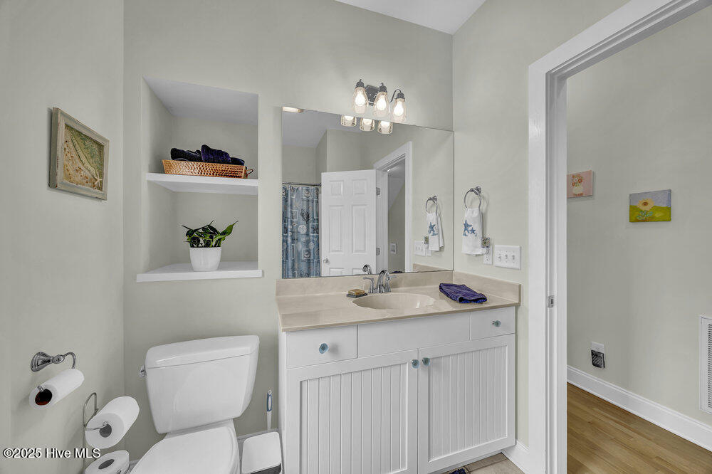 261 Loder Avenue Wilmington, NC 28409 - Photo 39 of 74 Second Full Bathroom