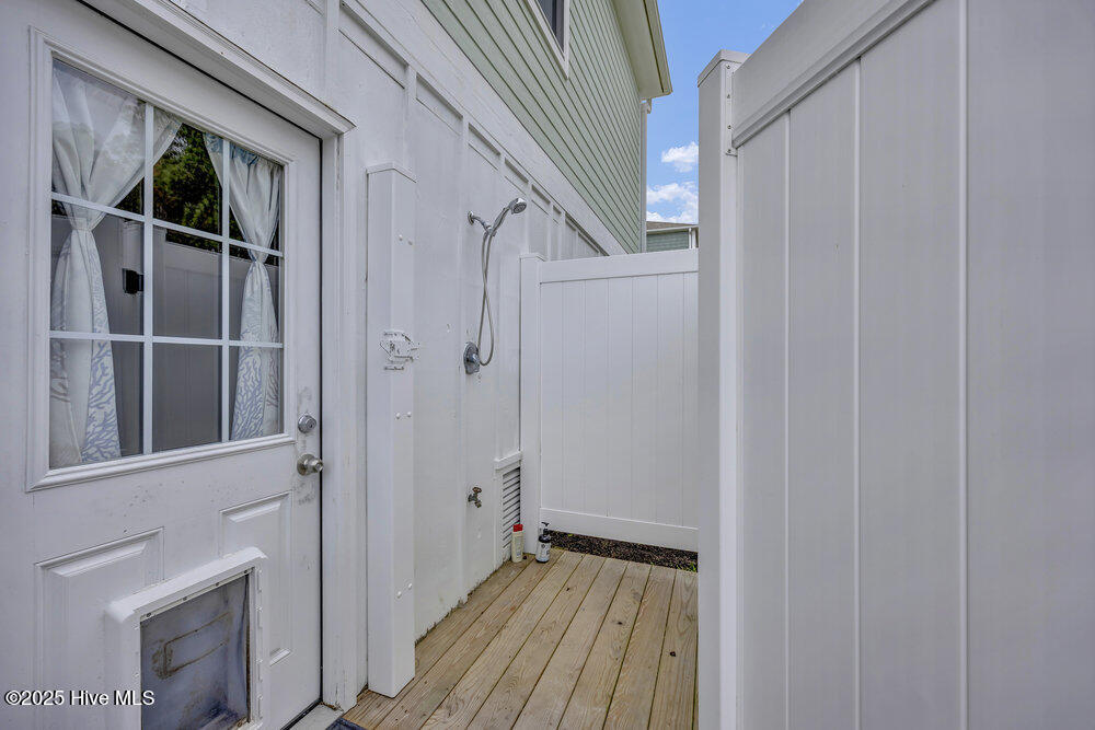 261 Loder Avenue Wilmington, NC 28409 - Photo 46 of 74 Outdoor Shower