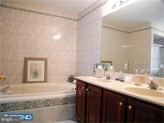 31 Whitcomb Road East Windsor, NJ 08520 - Photo 9 of 12