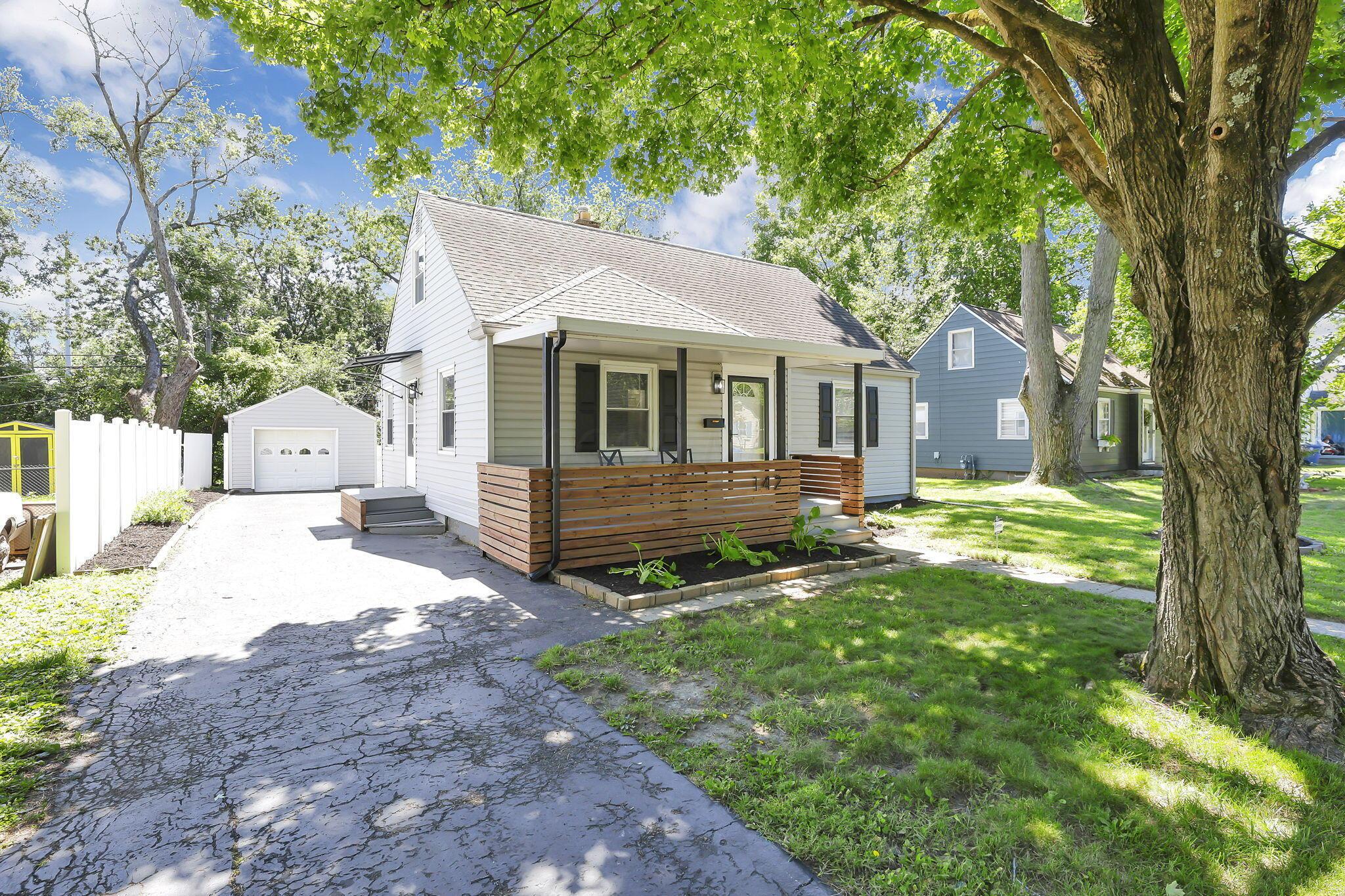 142 North Kellner Road Columbus, OH 43209 - Photo 3 of 62 Side Exterior