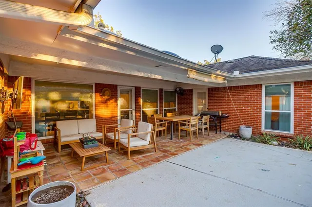 a house view with a garden space