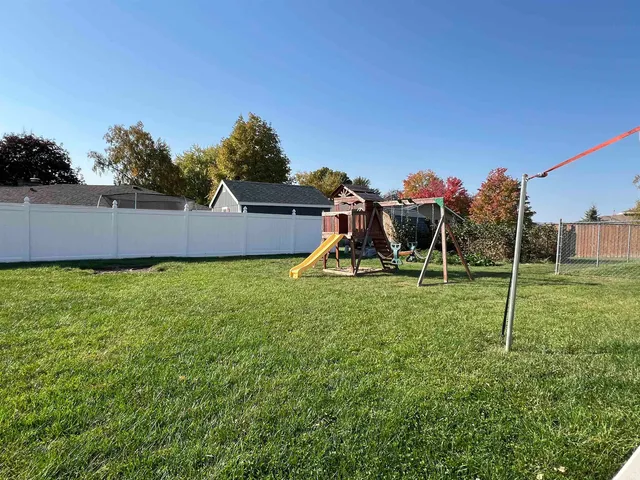$249,000 | 141 Pedretti Parkway, Prairie du Chien, WI 53821