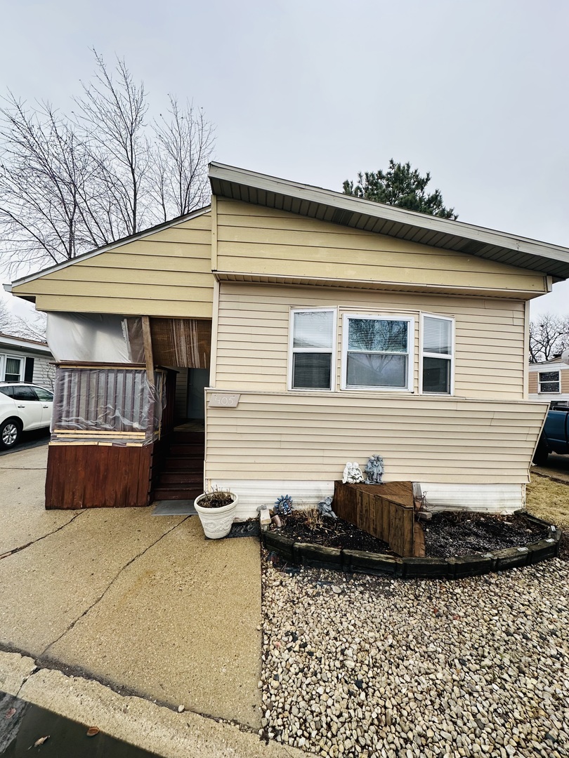 7500 Elmhurst Road, Unit 405 Des Plaines, IL 60018 - Photo 1 of 15