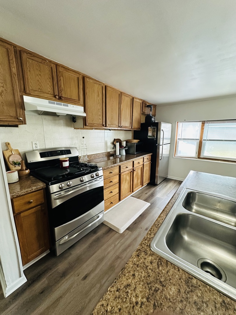 7500 Elmhurst Road, Unit 405 Des Plaines, IL 60018 - Photo 2 of 15