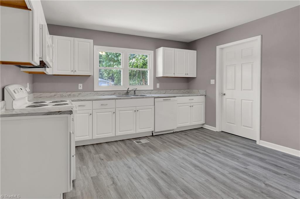 130 Sunview Avenue High Point, NC 27265 - Photo 11 of 30