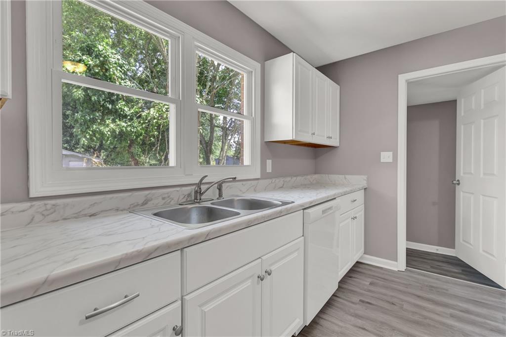 130 Sunview Avenue High Point, NC 27265 - Photo 13 of 30