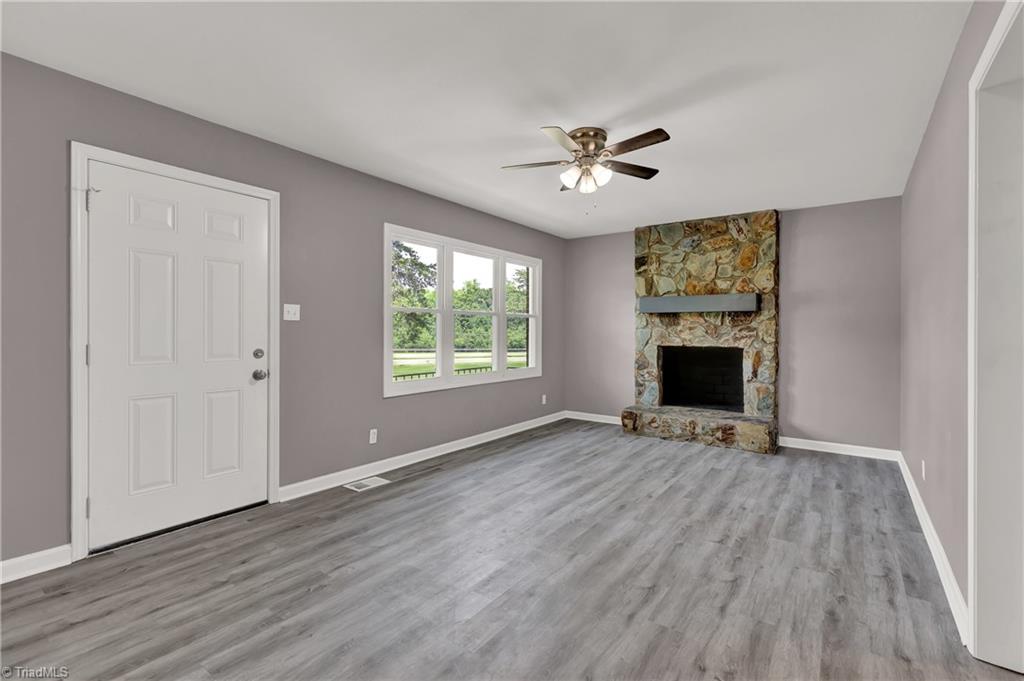 130 Sunview Avenue High Point, NC 27265 - Photo 5 of 30