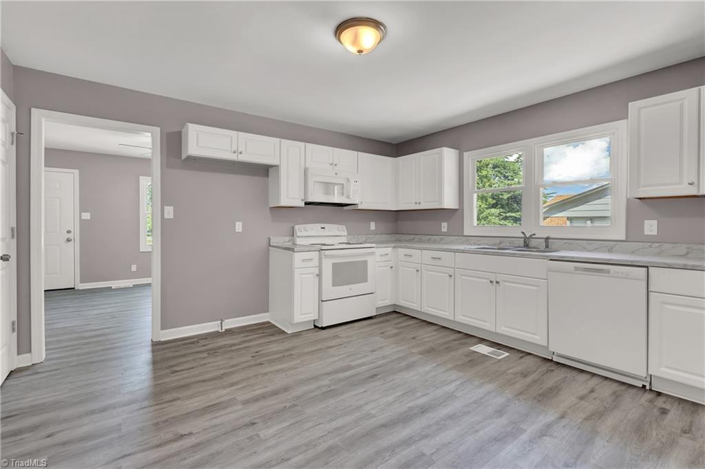 130 Sunview Avenue High Point, NC 27265 - Photo 8 of 30