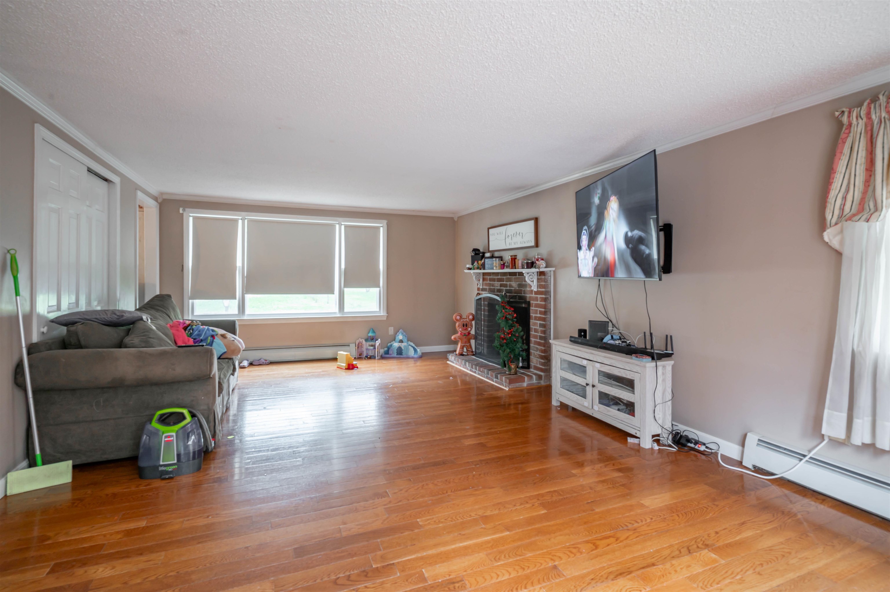 5 Lisa Terrace Pelham, NH 03076 - Photo 13 of 43