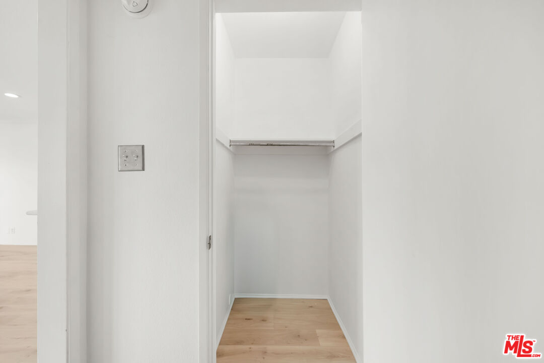222 7th Street, Unit 301 Santa Monica, CA 90402 - Photo 26 of 55 a view of a hallway