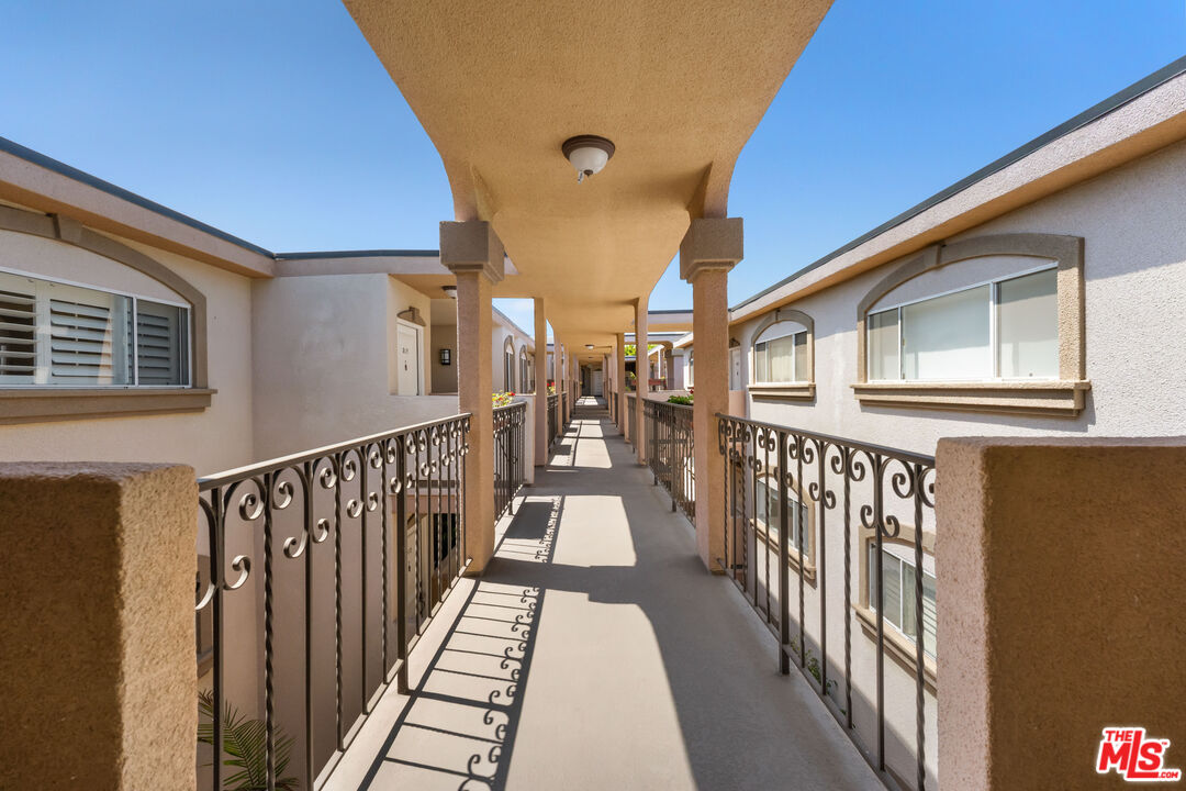 222 7th Street, Unit 301 Santa Monica, CA 90402 - Photo 41 of 55 a view of a balcony