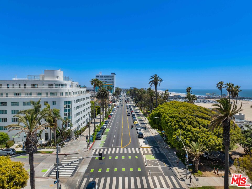 222 7th Street, Unit 301 Santa Monica, CA 90402 - Photo 52 of 55 a view of a city with tall buildings