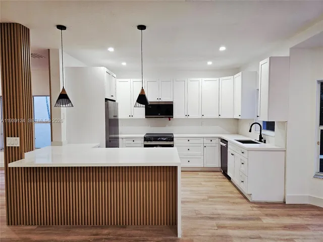 $910,000 | 15843 Southwest 14th Court, Pembroke Pines, FL 33027