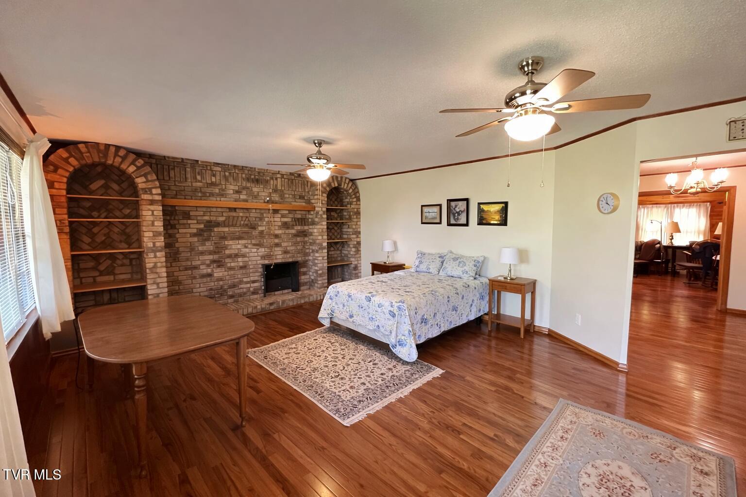 60 West School Street Mosheim, TN 37818 - Photo 37 of 65 living room