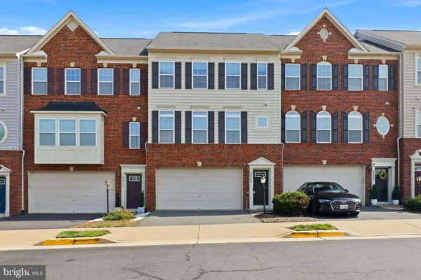 $729,900 | 22920 Lacey Oak Terrace, Sterling, VA 20166