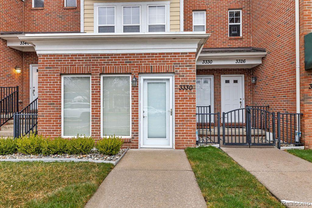 3330 Hilton Road Ferndale, MI 48220 - Photo 3 of 26