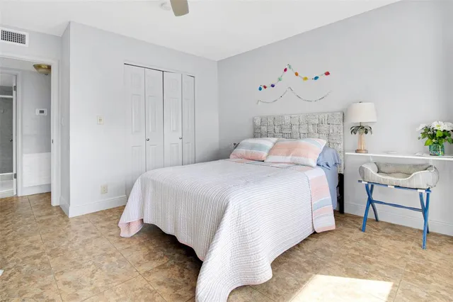 $470,000 | 405 North Ocean Boulevard, Unit 1006, Pompano Beach, FL 33062