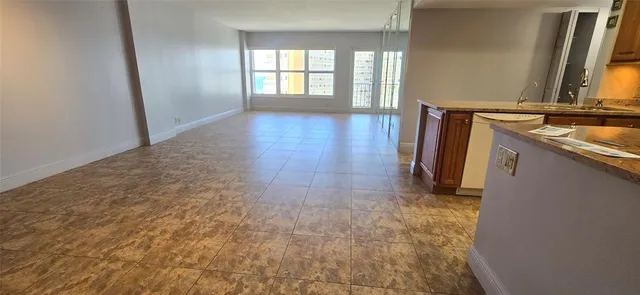 $470,000 | 405 North Ocean Boulevard, Unit 1006, Pompano Beach, FL 33062