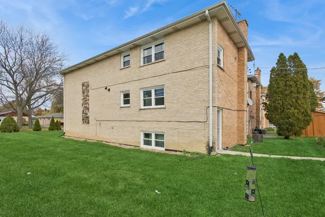 $2,300 | 55 West Ann Street, Unit B, Lombard, IL 60148