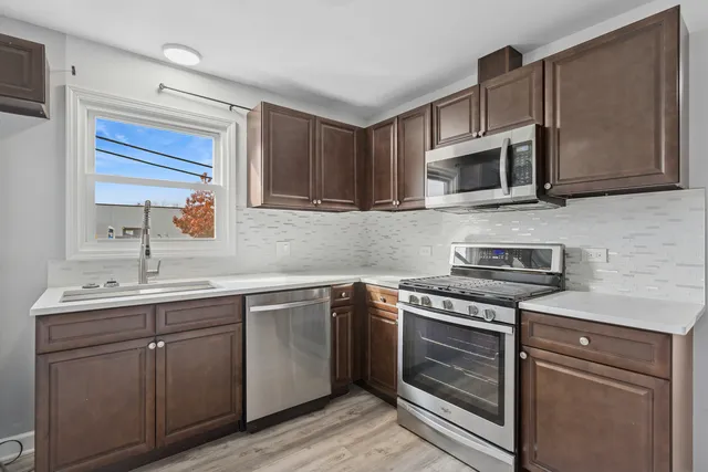 $2,300 | 55 West Ann Street, Unit B, Lombard, IL 60148