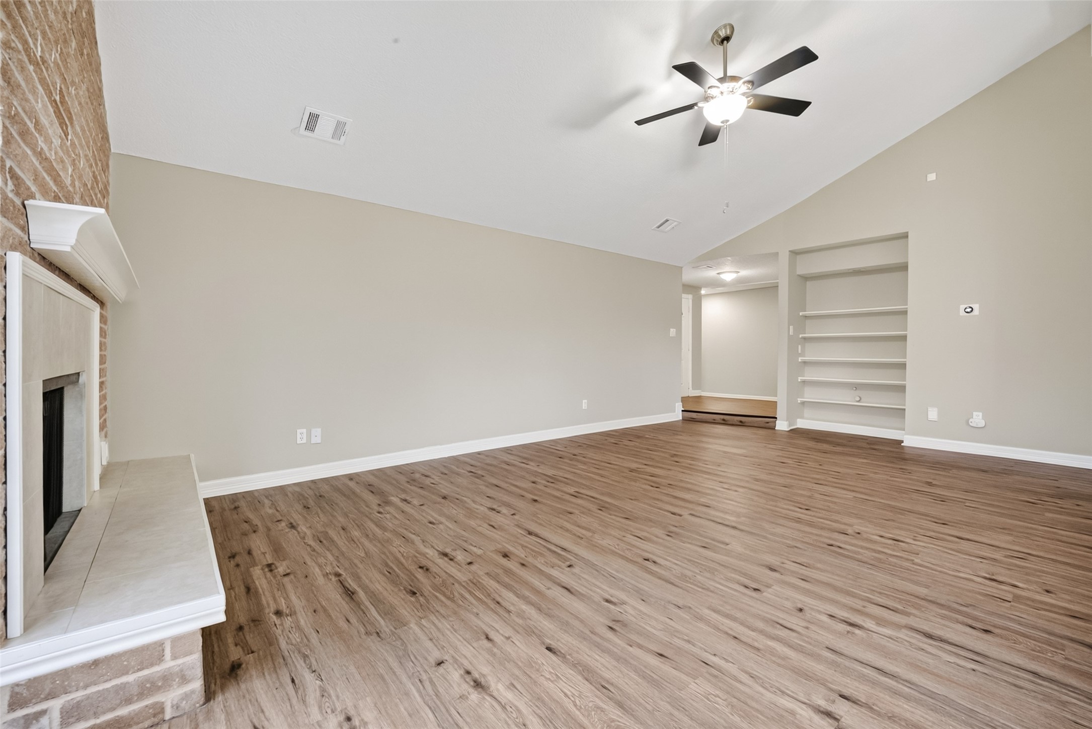 6122 Sanford Road Houston, TX 77096 - Photo 7 of 49