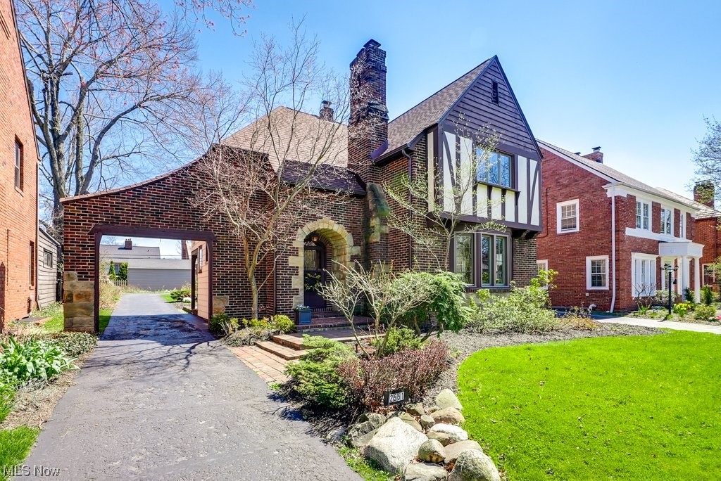 2551 Charney Road Cleveland, OH 44118 - Photo 2 of 20 Gallery Image 2
