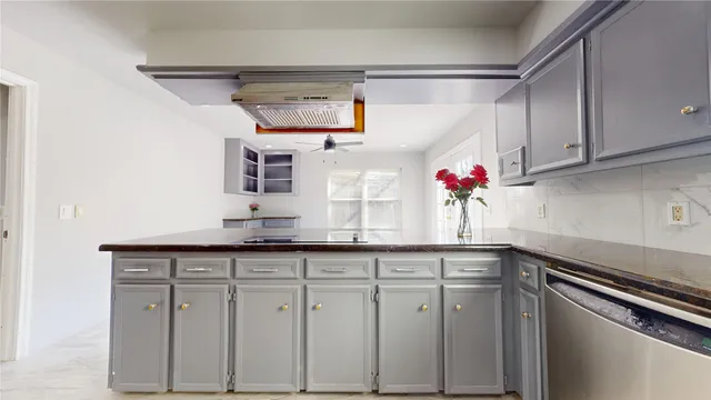 $2,400 | 14715 Woodward Gardens Drive, Houston, TX 77082