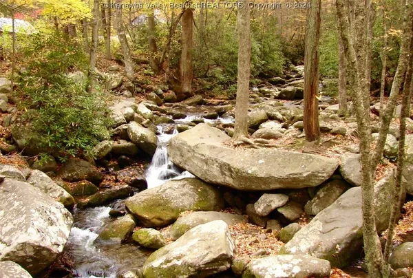 $750,000 | 0 Dry Branch Road, Charleston, WV 25306