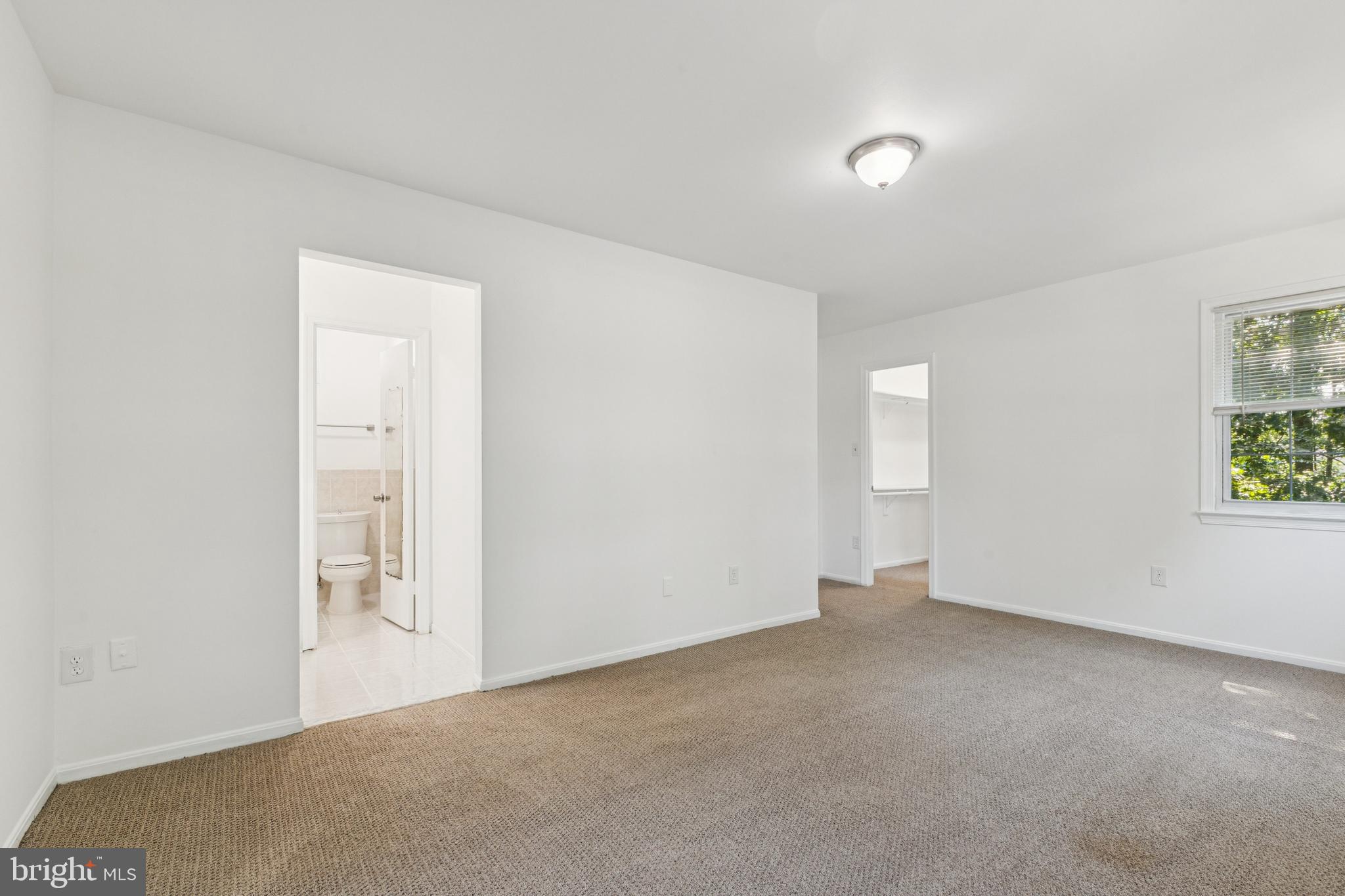 10271 Braddock Road Fairfax, VA 22032 - Photo 11 of 25 an empty room with windows