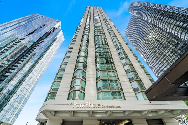 $4,000 | 195 North Harbor Drive, Unit 5105, Chicago, IL 60601