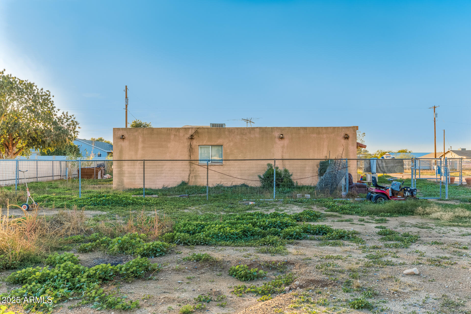26311 South Power Road Queen Creek, AZ 85142 - Photo 5 of 20 a view of a backyard