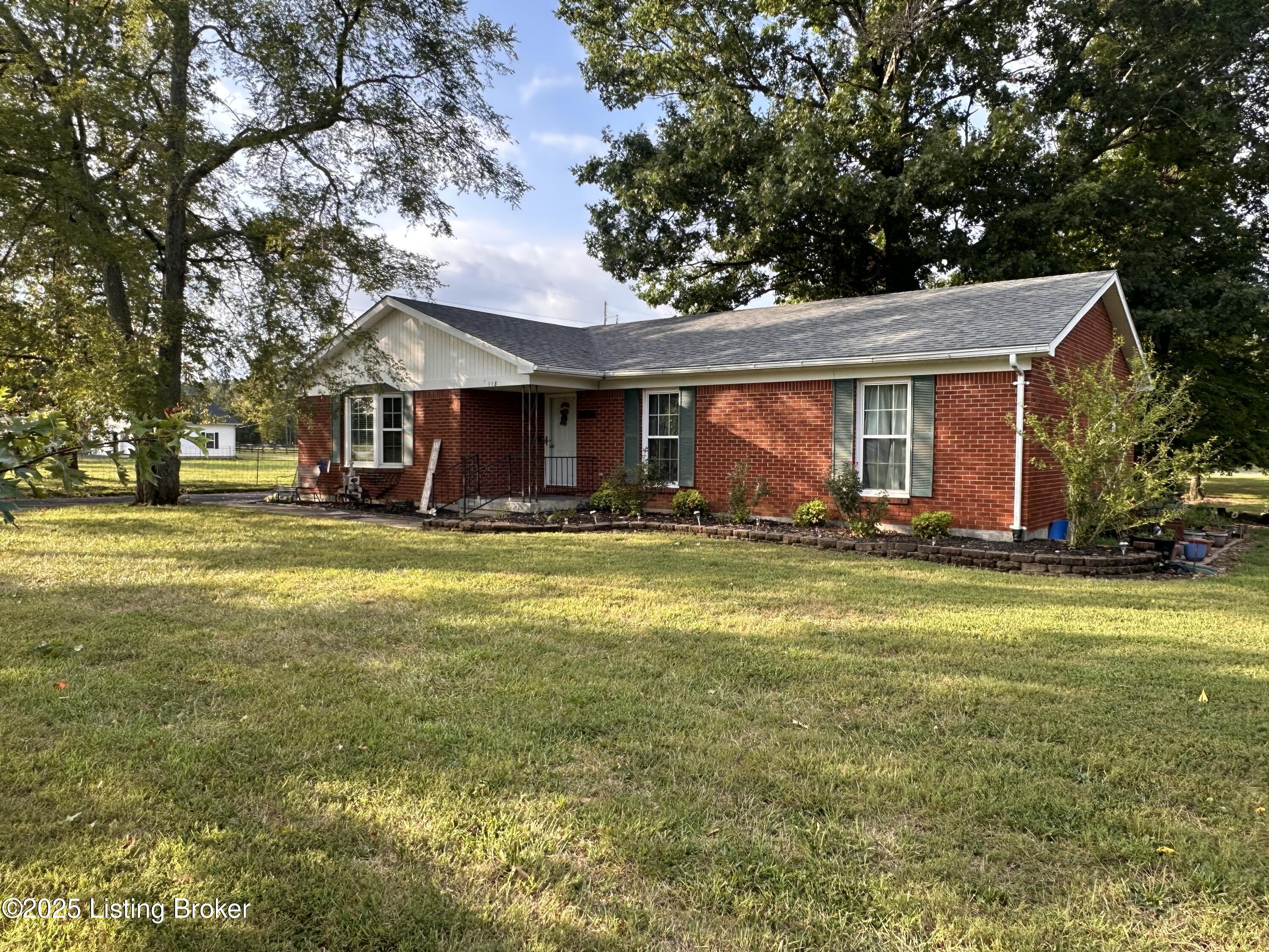 118 Ritchie Lane Bardstown, KY 40004 - Photo 2 of 101 IMG_5982