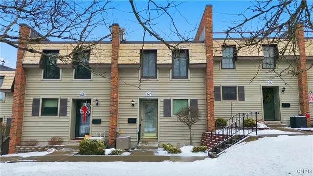 $2,100 | 67 Chestnut Road, New Hartford, NY 13413