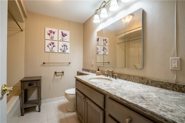 $2,100 | 67 Chestnut Road, New Hartford, NY 13413