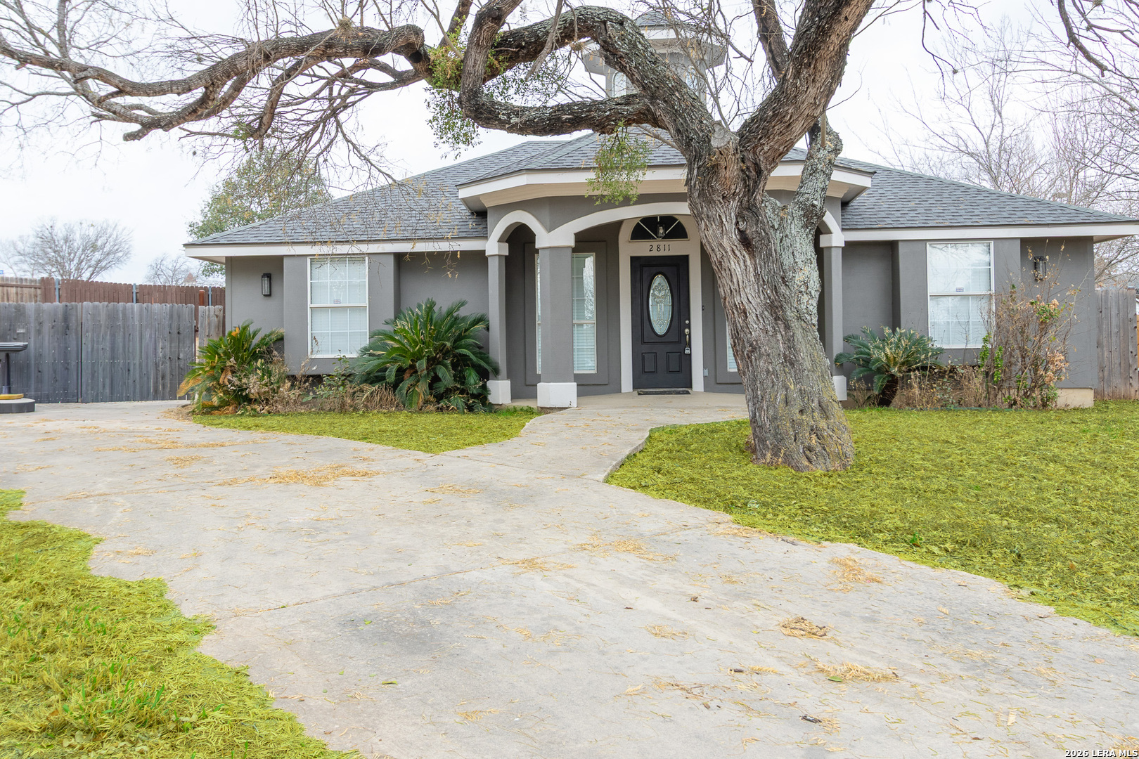 2811 Del Rio Street San Antonio, TX 78203 - Photo 3 of 40