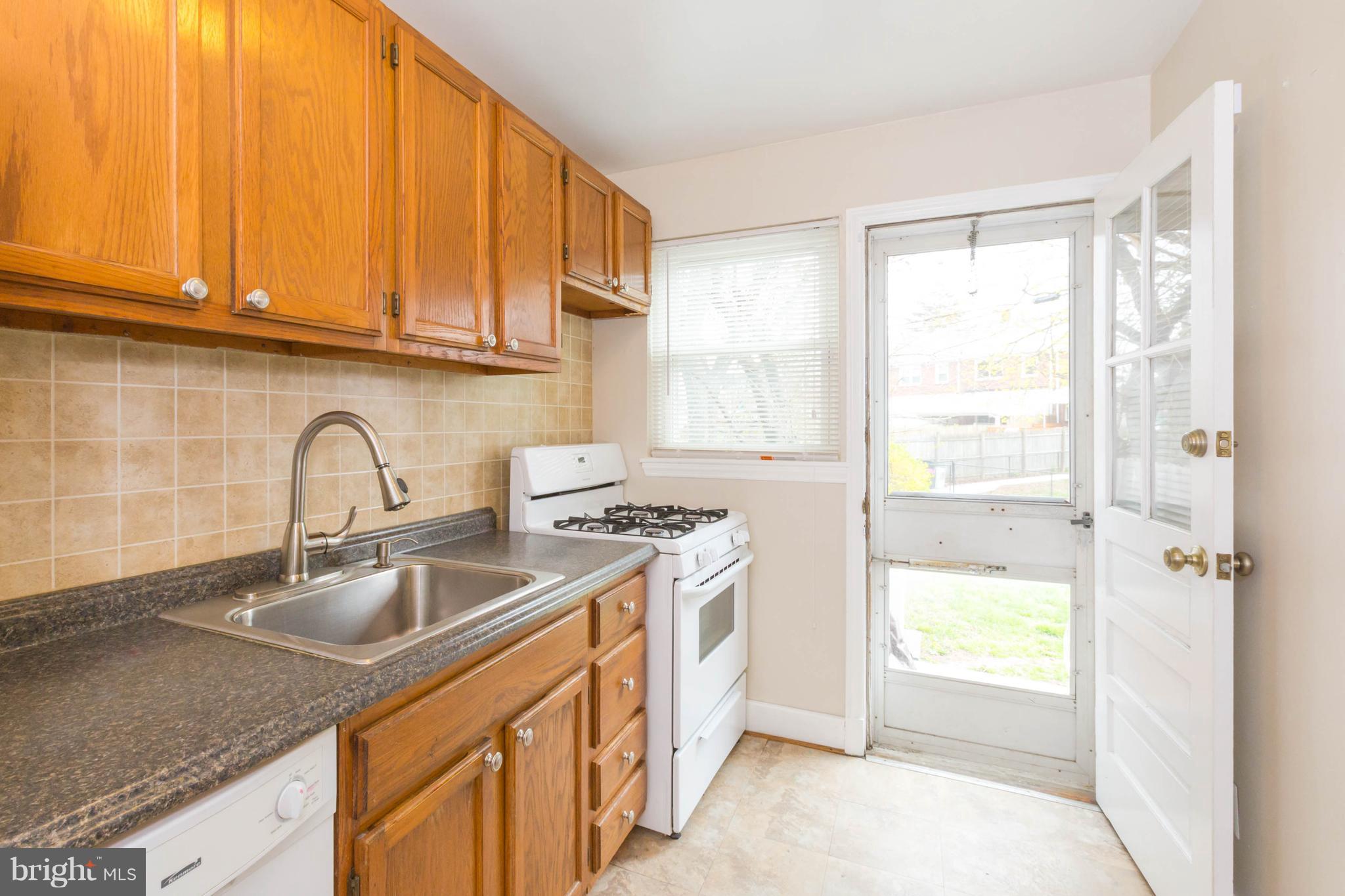 8639 Willow Oak Road Baltimore, MD 21234 - Photo 12 of 24