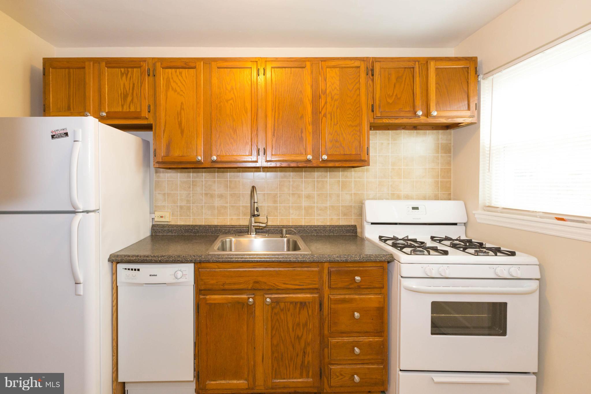 8639 Willow Oak Road Baltimore, MD 21234 - Photo 9 of 24