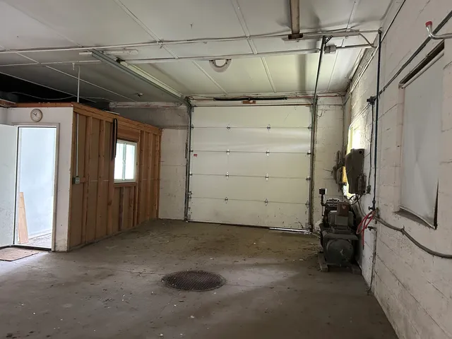 a view of a garage