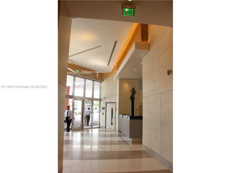 999 Southwest 1st Avenue, Unit 2502 Miami, FL 33130 - Photo 4 of 10 a view interior of a house and livingroom view