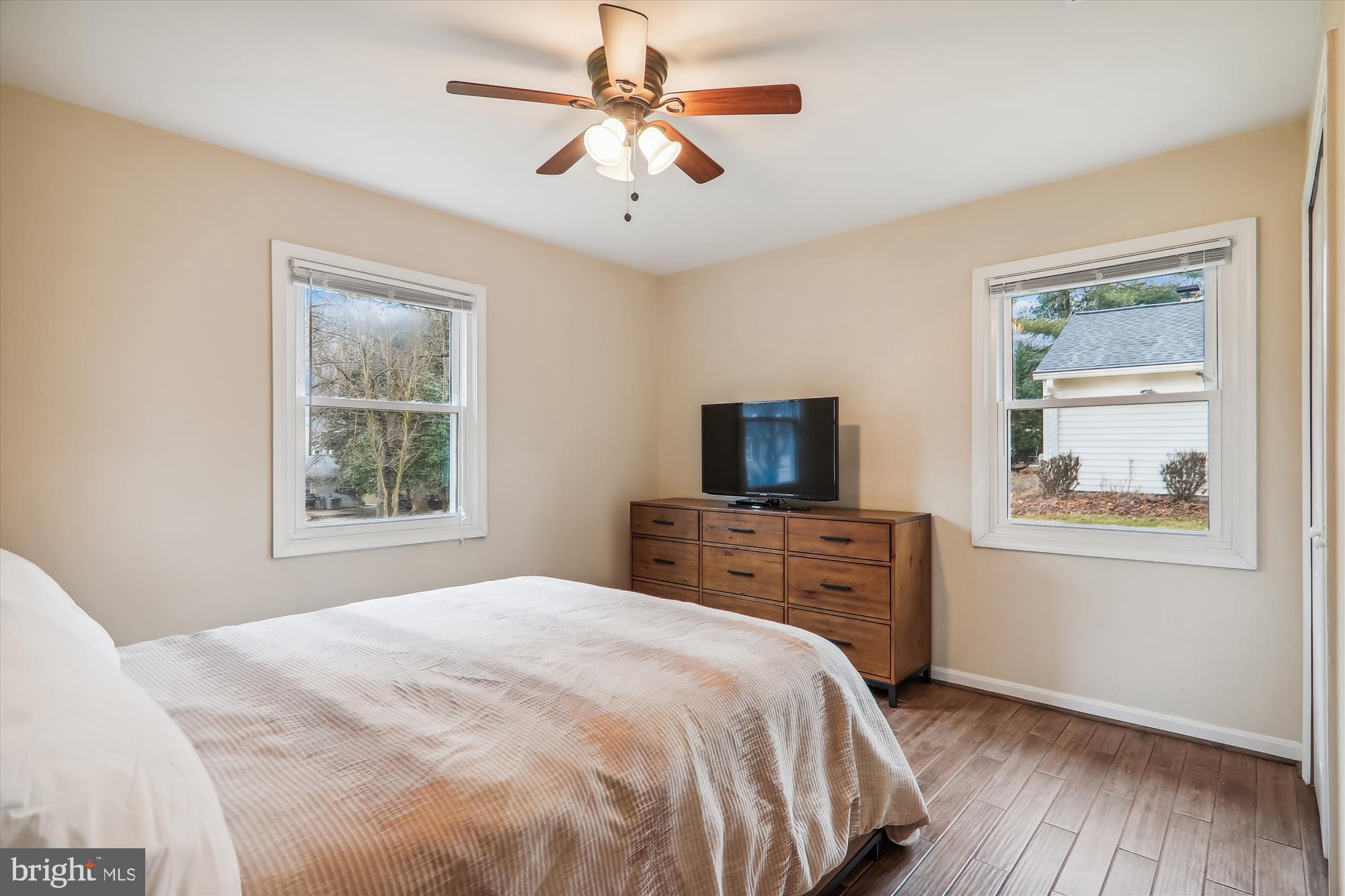 2804 Hewitt Avenue Silver Spring, MD 20906 - Photo 18 of 34 Main level bedroom #4