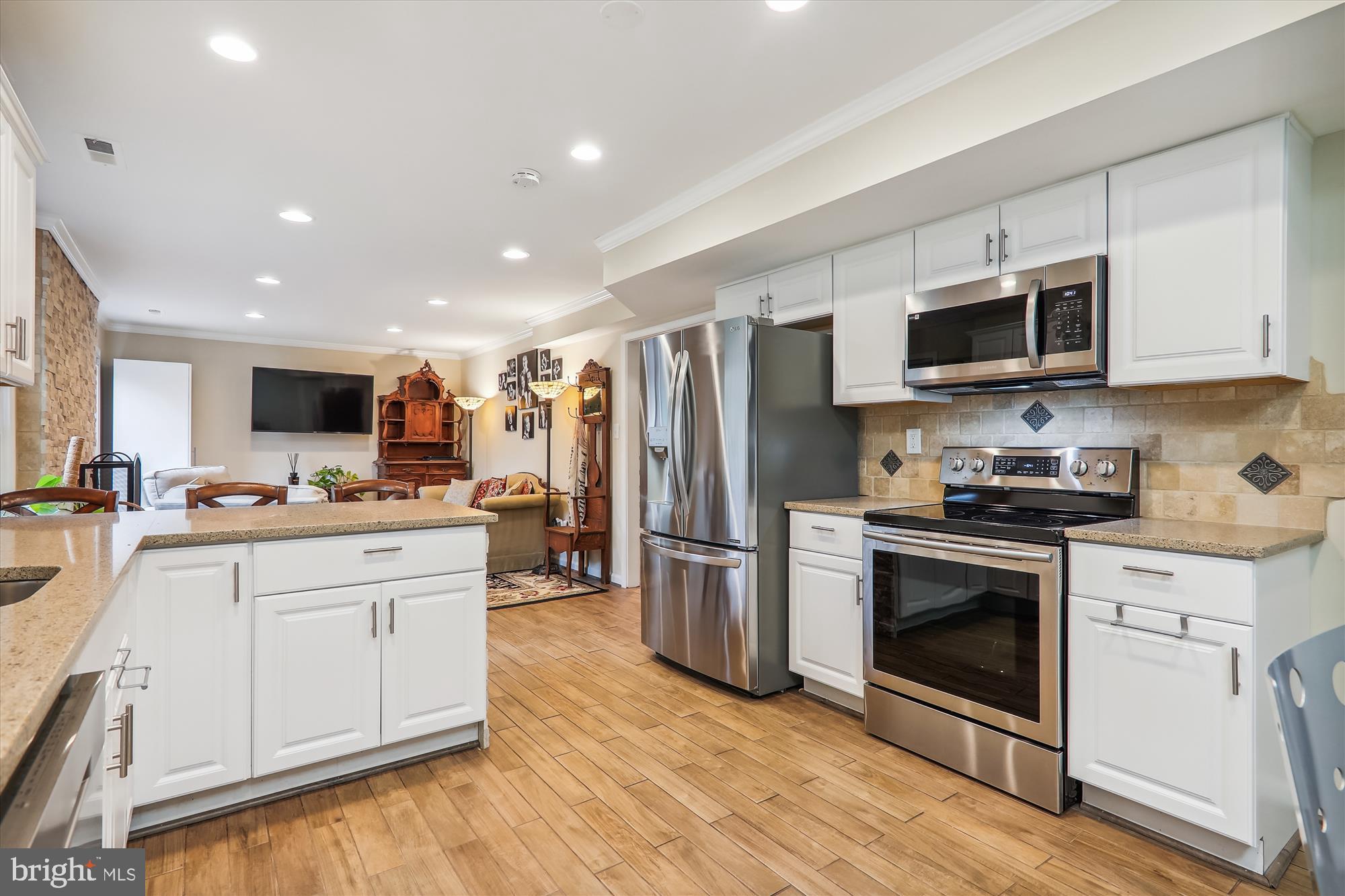 2804 Hewitt Avenue Silver Spring, MD 20906 - Photo 10 of 34 Kitchen with stainless appliances