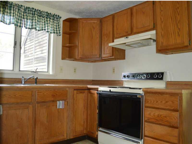40 Cluf Bay Road, Unit 40 Brunswick, ME 04011 - Photo 3 of 15 Kitchen.