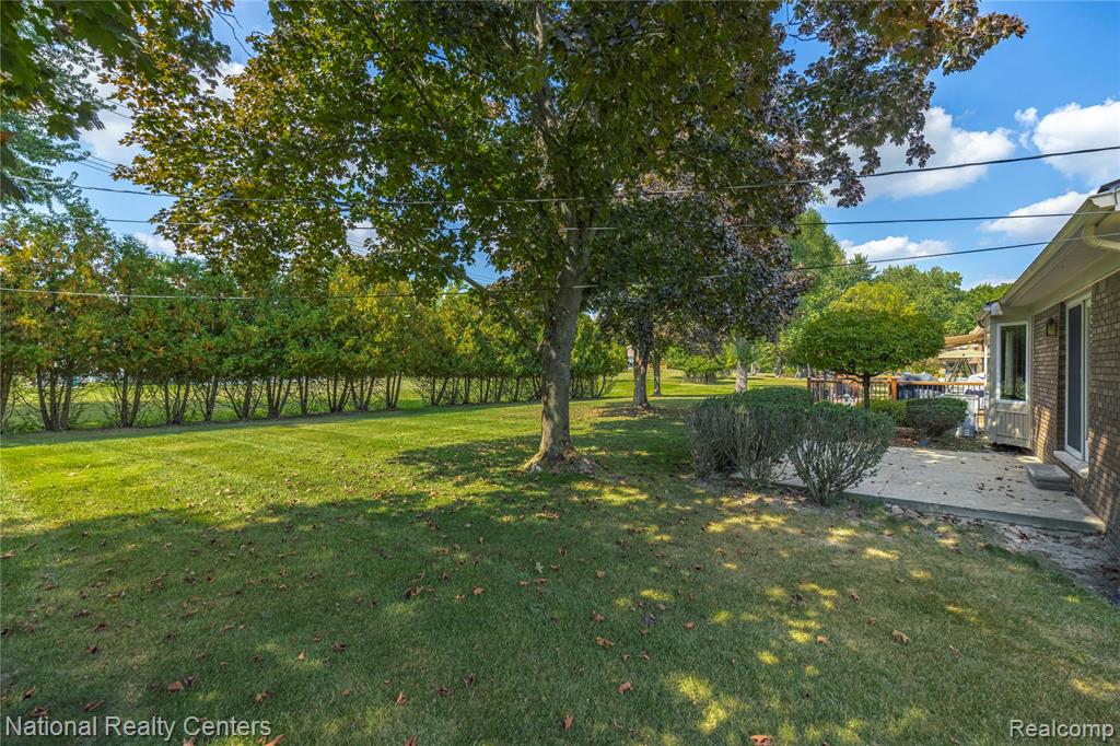 26131 Pleasant Valley Road Farmington Hills, MI 48331 - Photo 54 of 61